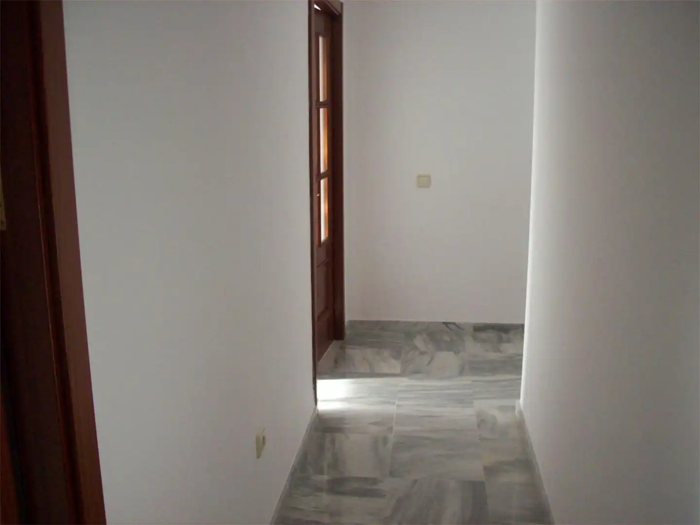 Piso en venta en Avenida de las Ciencias, 27, Colores - Entreparques Piso en venta en Sevilla con Aire acondicionado, Calefacción y Jardín privado