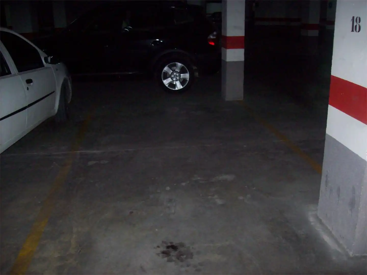 Piso en venta en Avenida de las Ciencias, 27, Colores - Entreparques Parking de Piso en venta en Sevilla con Aire acondicionado, Calefacción y Jardín privado