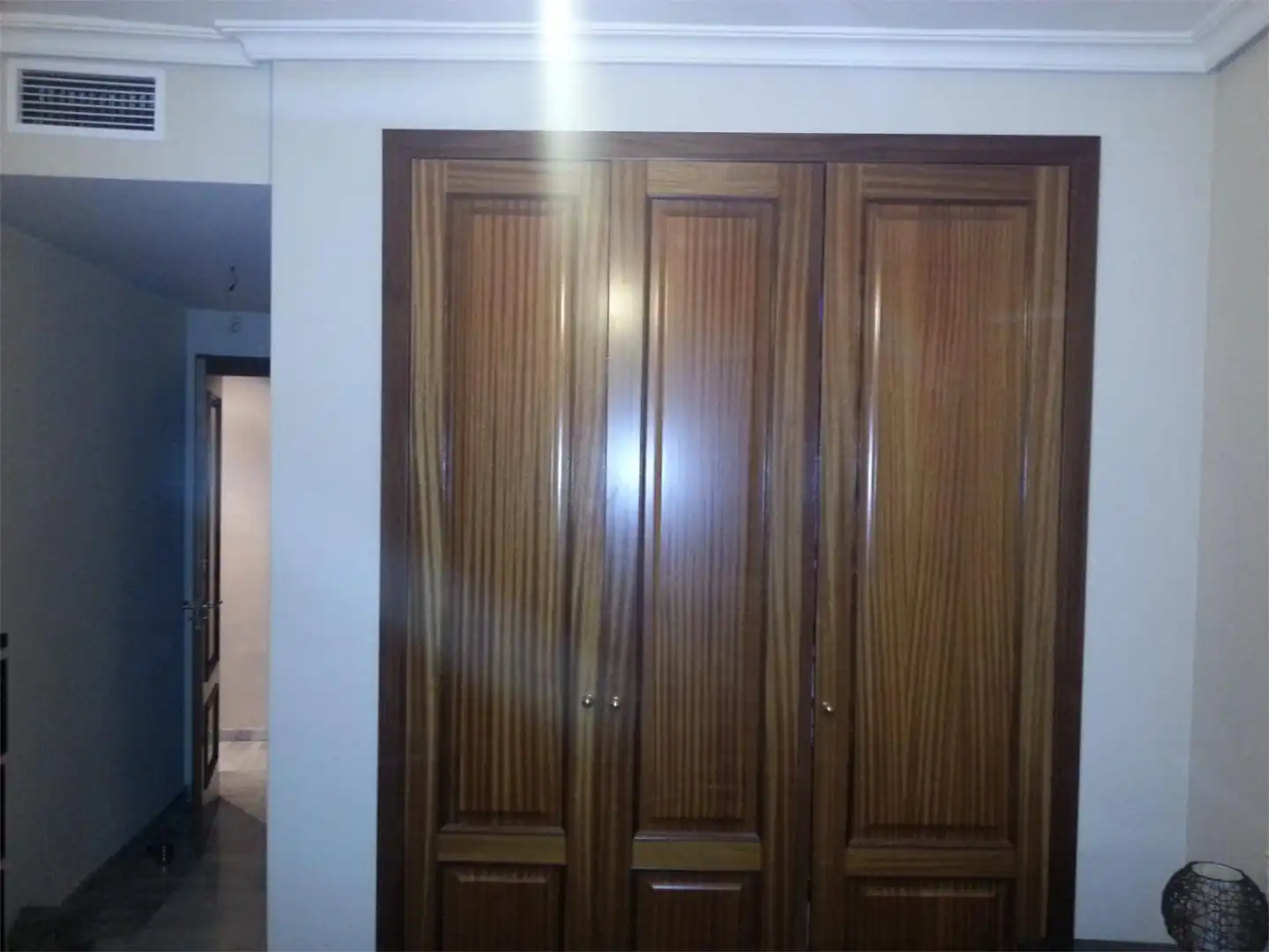 Piso en venta en Avenida de las Ciencias, 27, Colores - Entreparques Piso en venta en Sevilla con Aire acondicionado, Calefacción y Jardín privado