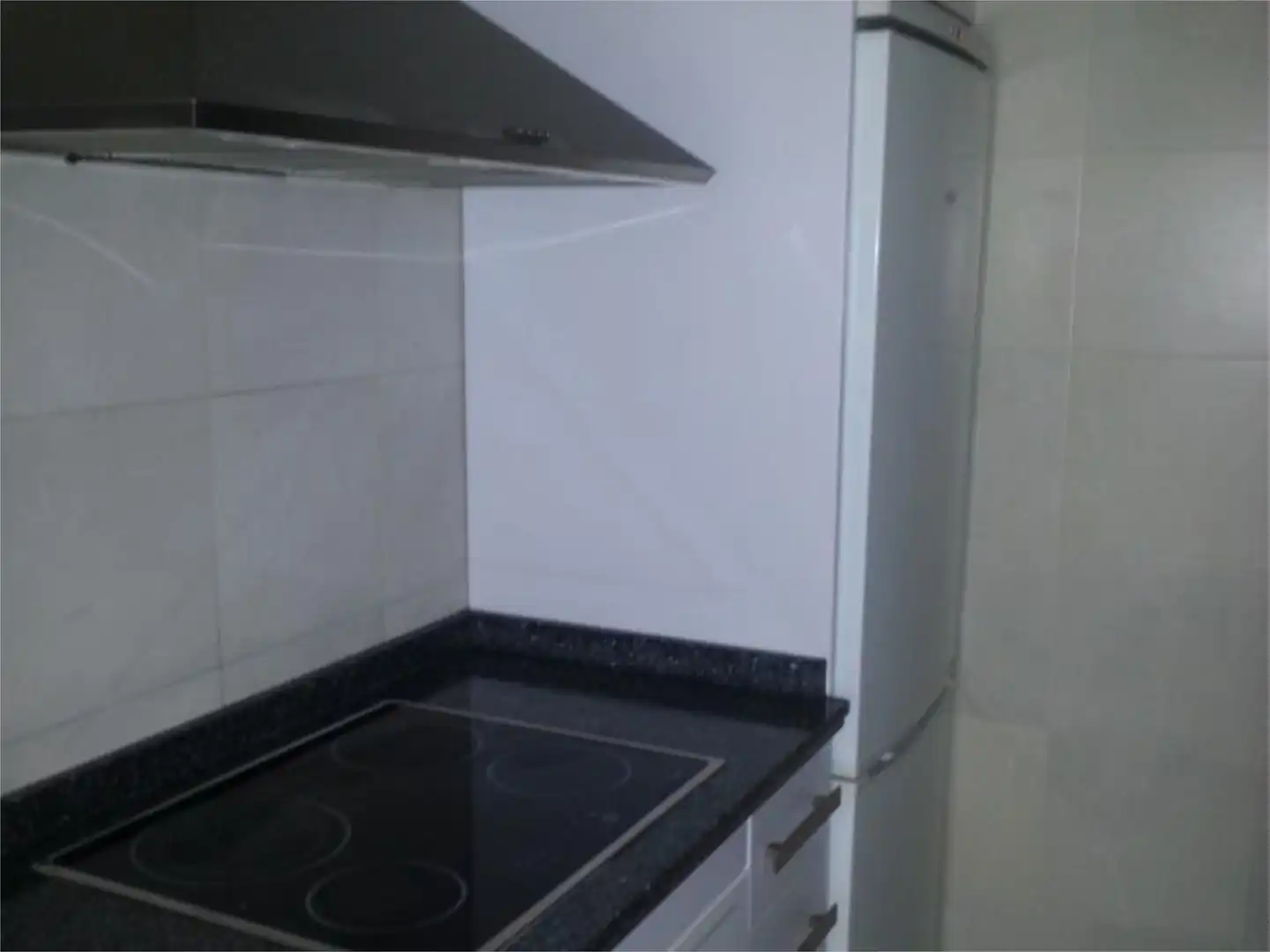 Piso en venta en Avenida de las Ciencias, 27, Colores - Entreparques Cocina de Piso en venta en Sevilla con Aire acondicionado, Calefacción y Jardín privado