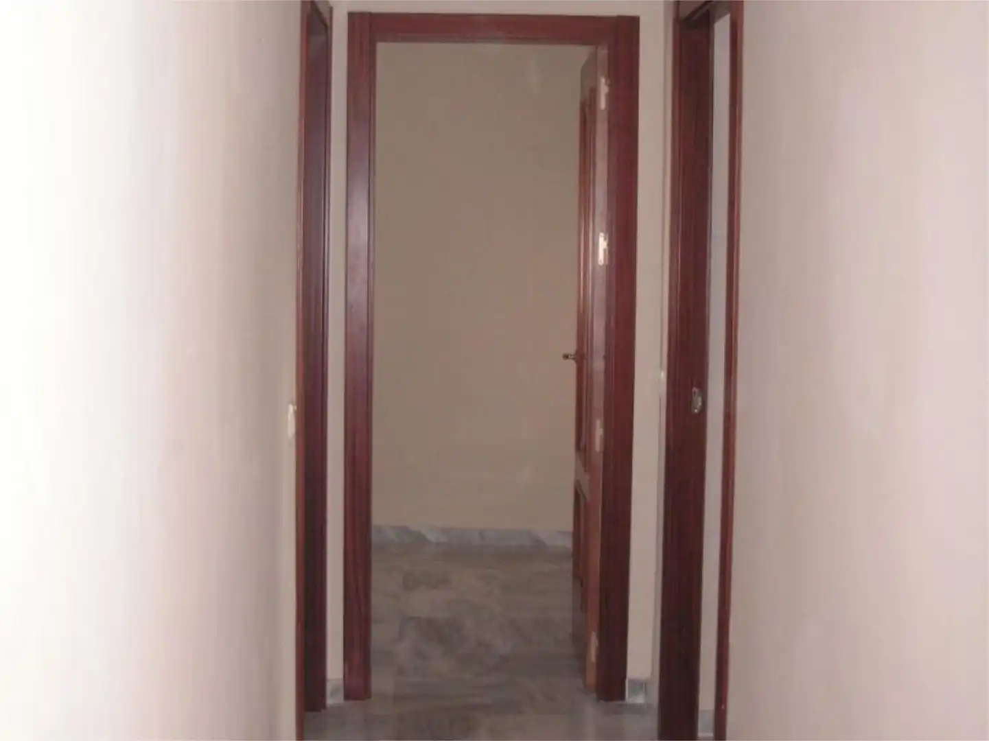 Piso en venta en Avenida de las Ciencias, 27, Colores - Entreparques Piso en venta en Sevilla con Aire acondicionado, Calefacción y Jardín privado