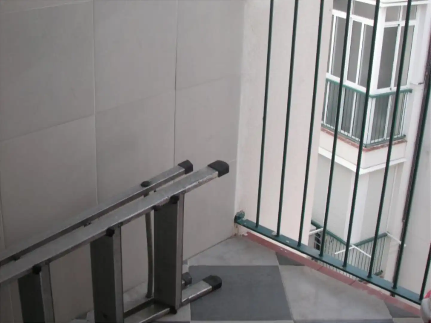 Piso en venta en Avenida de las Ciencias, 27, Colores - Entreparques Terraza de Piso en venta en Sevilla con Aire acondicionado, Calefacción y Jardín privado
