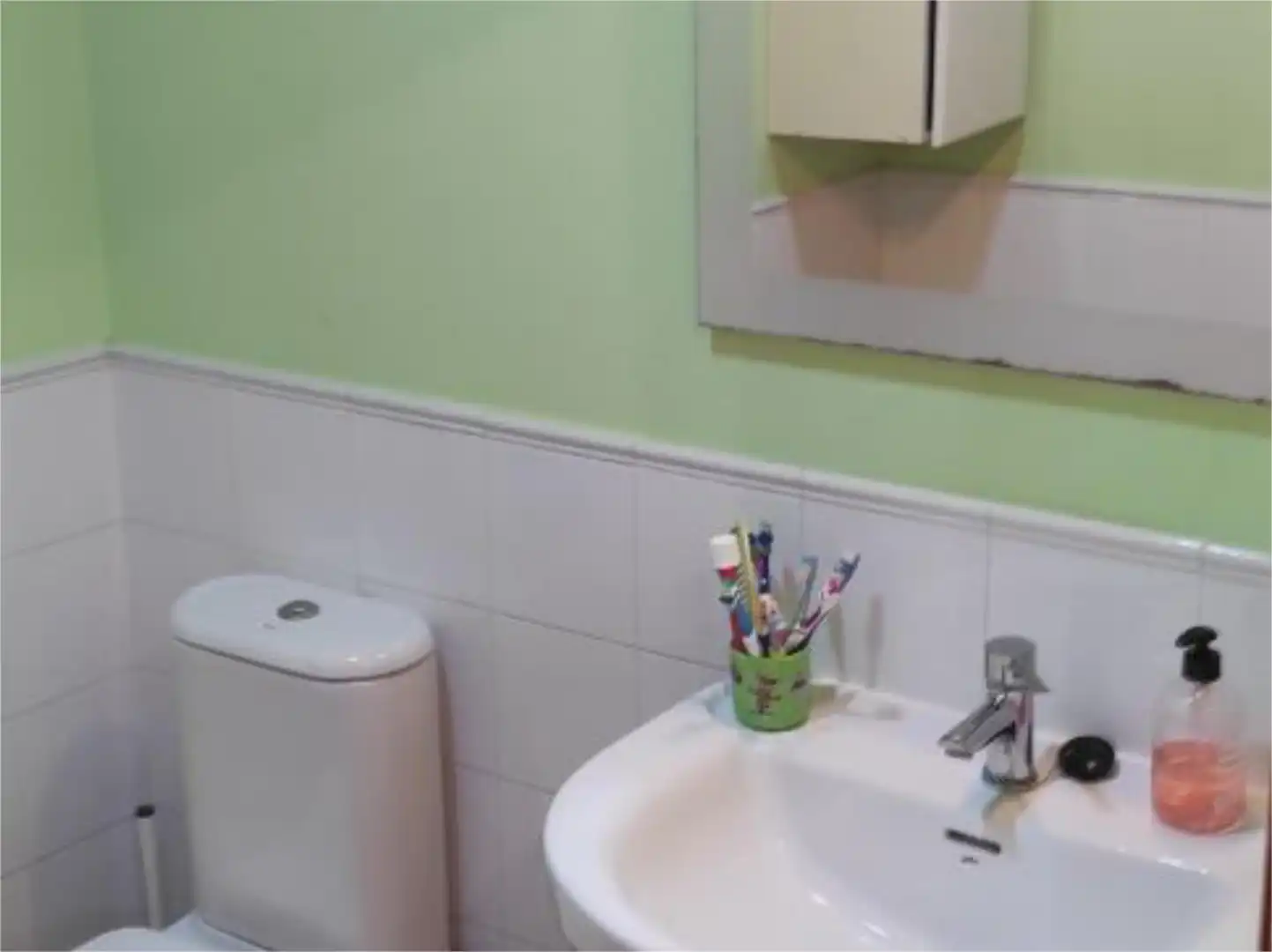 Flat for sale in a Penasca, 21, Miño Bathroom of Flat for sale in Miño with Heating and Private garden