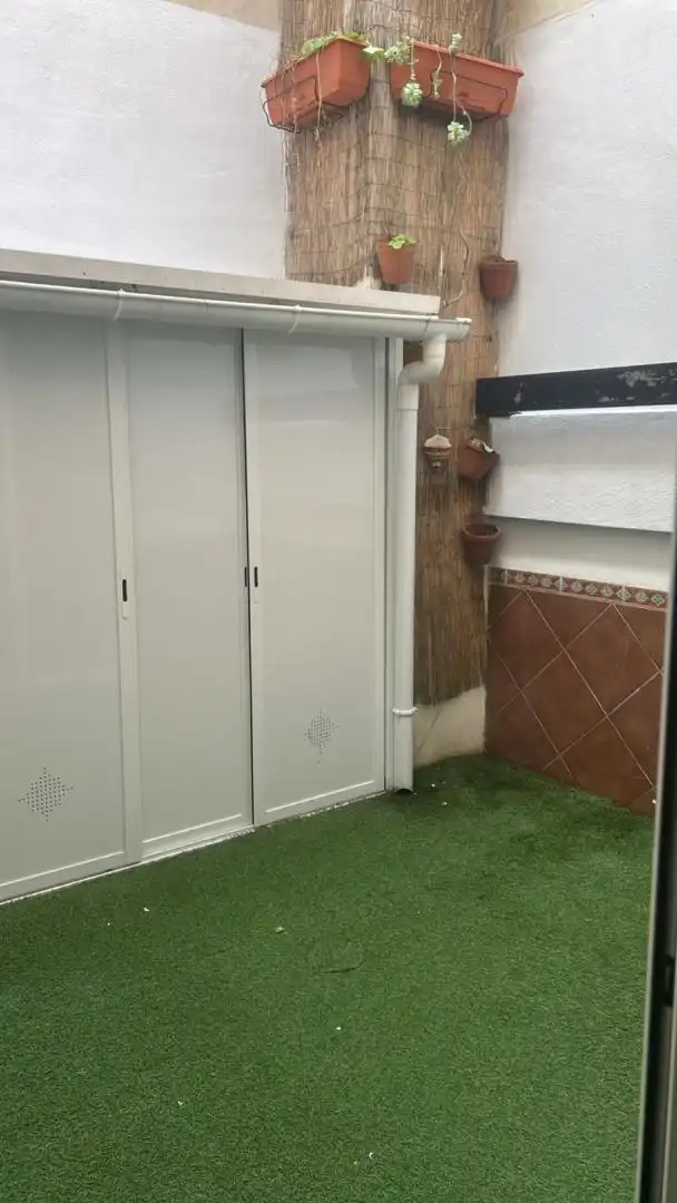 Wohnung zur Miete in Calle Aniceto Sáenz, 18, San Gil Garten von Wohnung zur Miete in Sevilla mit Klimaanlage, Heizung und Privatgarten
