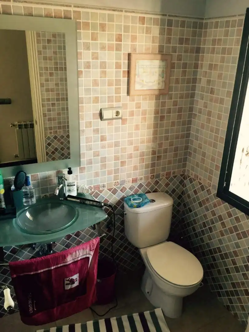 Casa adosada en venta en Calle Escultor Julio Gonzalez, 21, Bargas Baño de Casa adosada en venta en Bargas