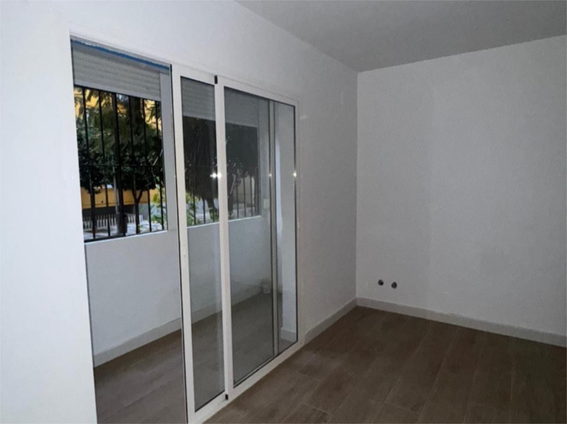 Bedroom of Flat to rent in  Sevilla Capital