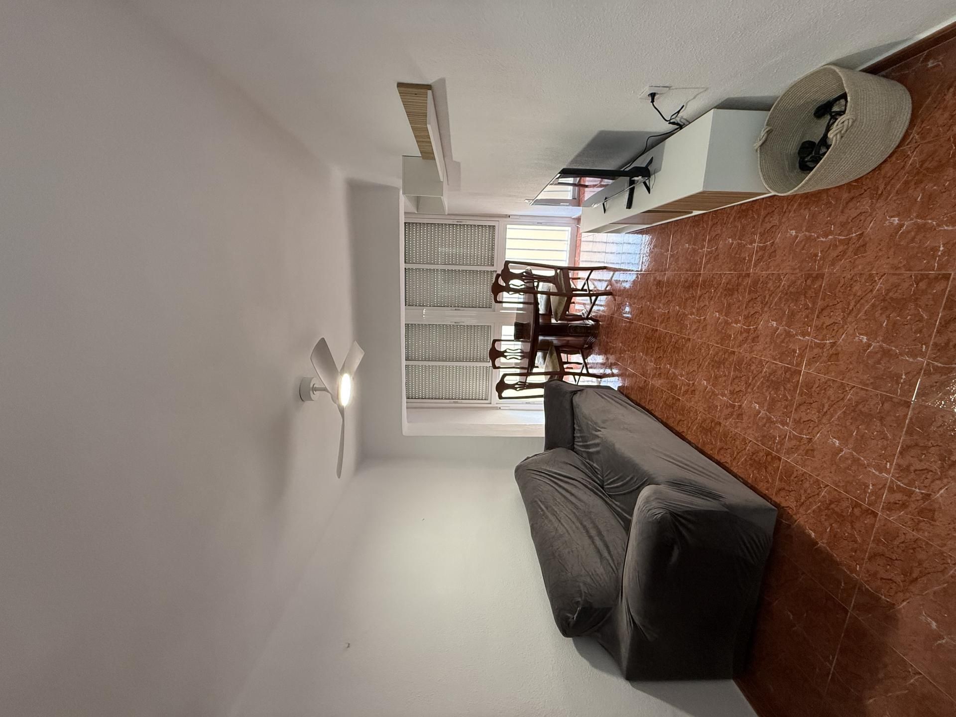 Pis de lloguer a Calle Lopan, 44, Los Ángeles - Cruz de Caravaca Pis de lloguer en Almería Capital amb Aire condicionat i Moblat