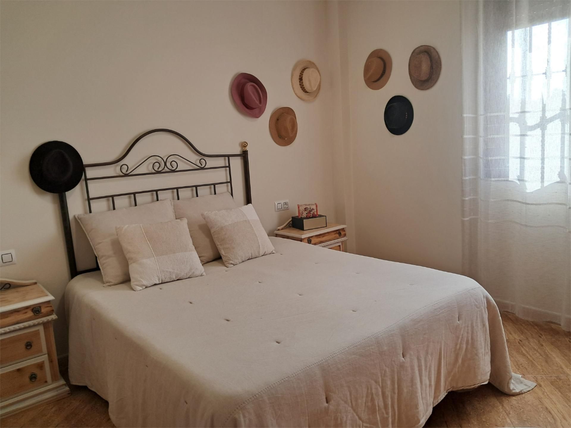 Dormitori de Casa o xalet en venda en Dos Hermanas amb Aire condicionat, Calefacció i Jardí privat