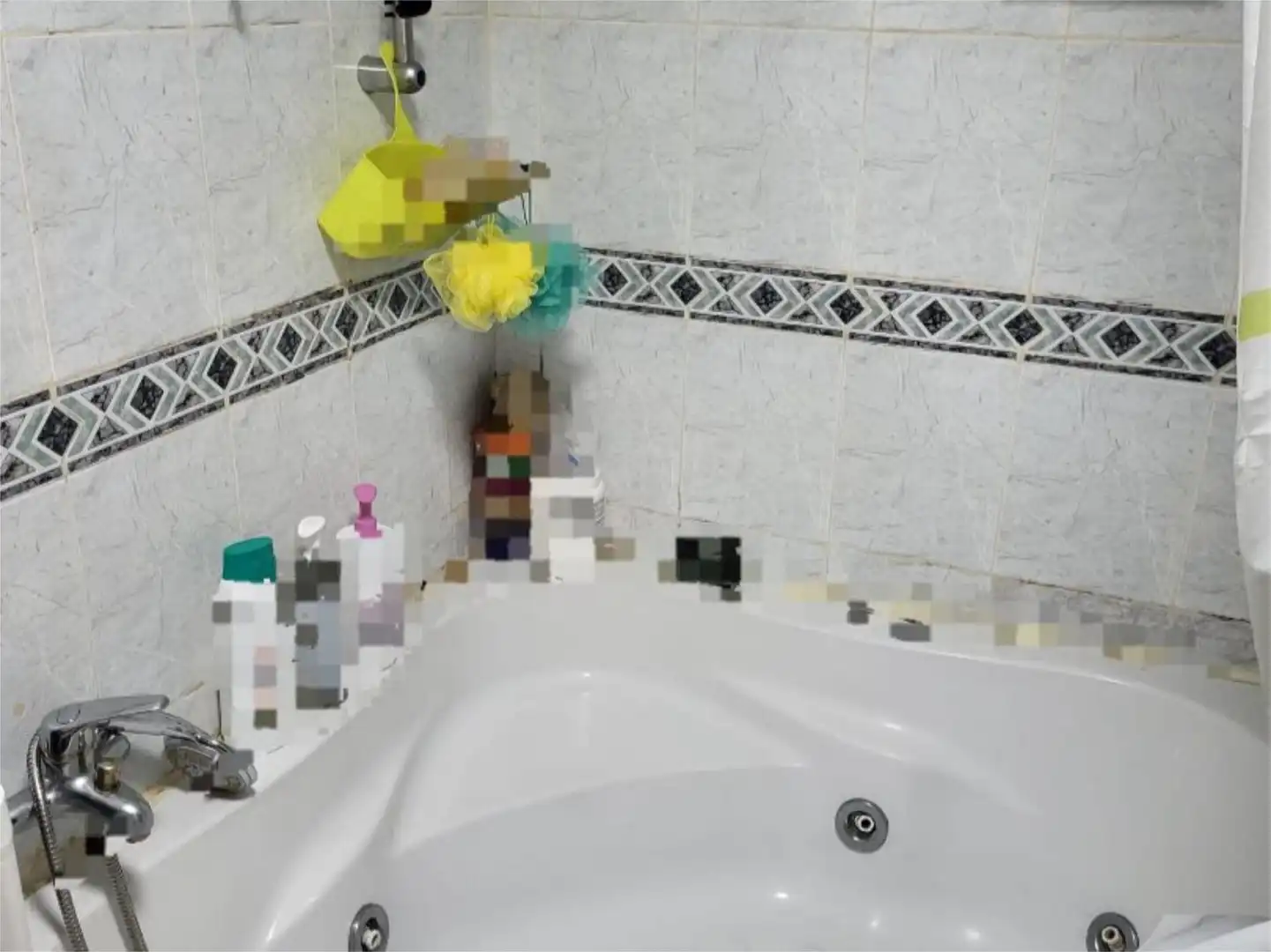 Baño de Piso en venta en Serranillos del Valle con Calefacción y Terraza