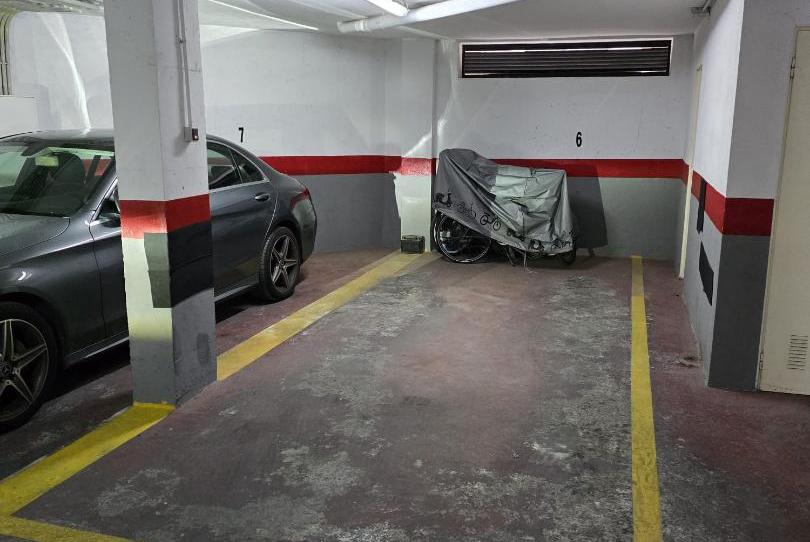 Garage to rent in Carrer del Doctor Severo Ochoa, 25 - image 1 Photo 1 of Garage to rent in Carrer del Doctor Severo Ochoa, 25