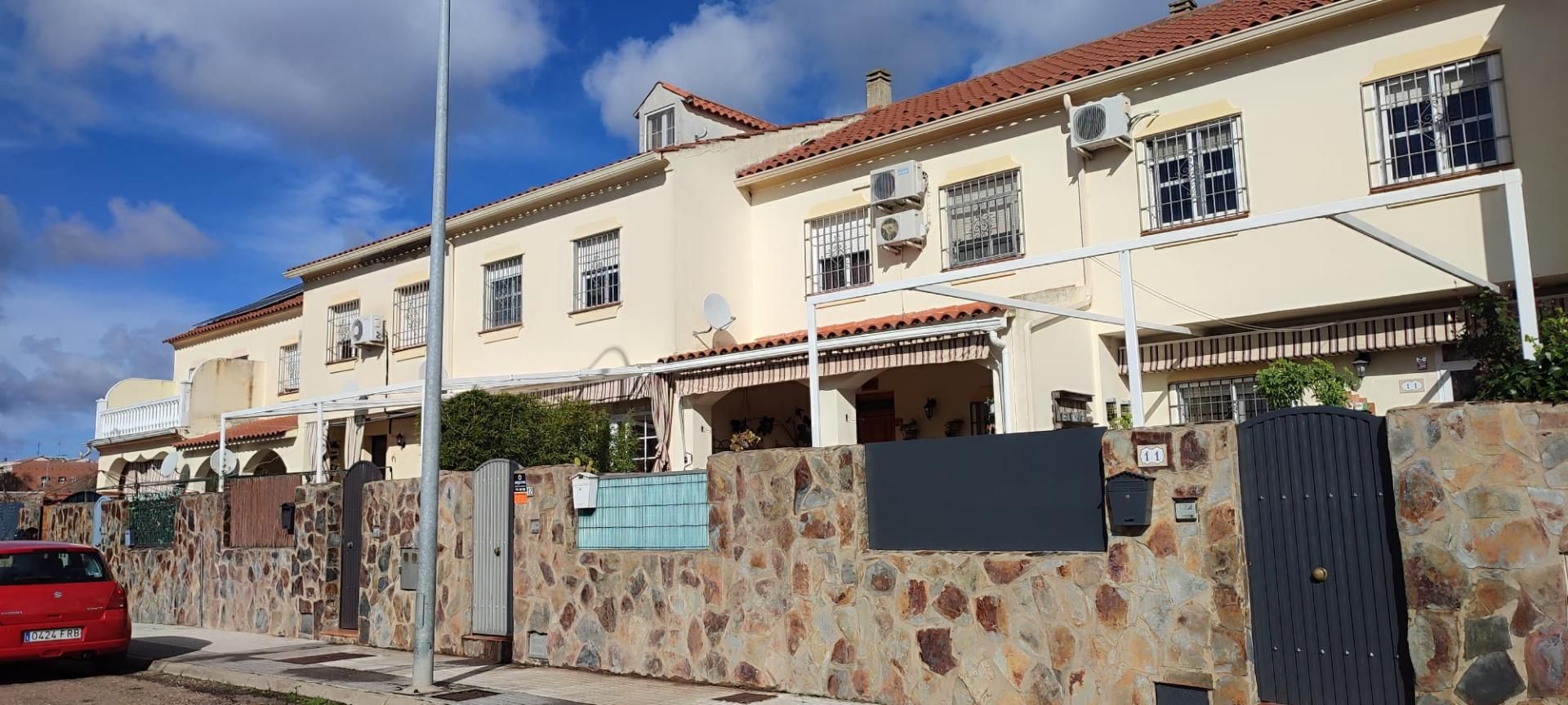 Single-family semi-detached for sale in Calle Doctor Angel Canovas Amador, 1, Exterior view of Single-family semi-detached for sale in Calle Doctor Angel Canovas Amador, 1, with Air Conditioner and Balcony