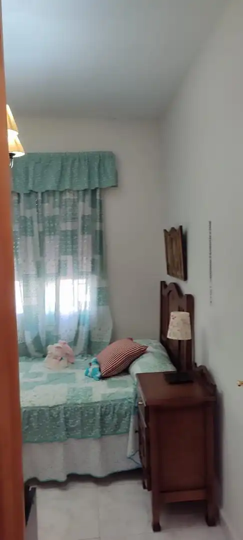 Casa adosada en venta en Calle Doctor Angel Canovas Amador, 1, Carretera de Sevilla - Los Montitos Habitación de Casa adosada en venta en Badajoz Capital con Aire acondicionado y Balcón