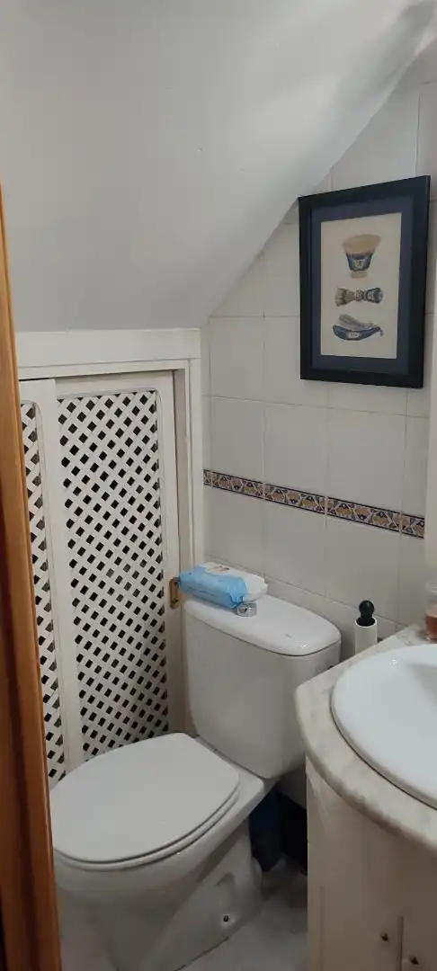 Casa adosada en venta en Calle Doctor Angel Canovas Amador, 1, Carretera de Sevilla - Los Montitos Baño de Casa adosada en venta en Badajoz Capital con Aire acondicionado y Balcón