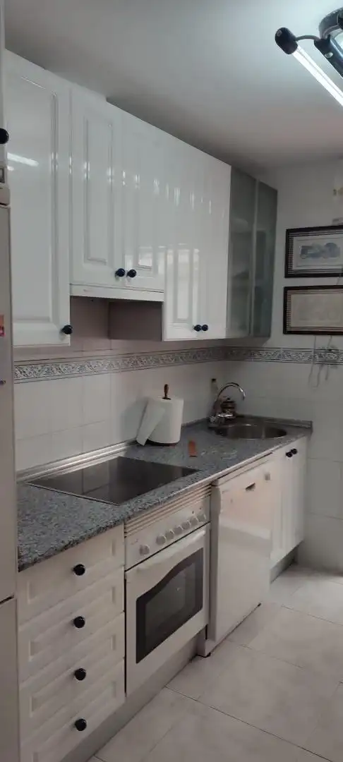 Casa adosada en venta en Calle Doctor Angel Canovas Amador, 1, Carretera de Sevilla - Los Montitos Cocina de Casa adosada en venta en Badajoz Capital con Aire acondicionado y Balcón