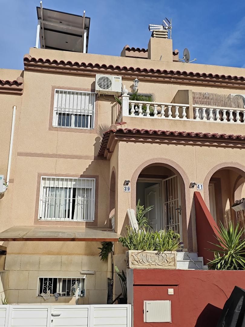 House or chalet for sale in Calle Garcilaso de la Vega, 4, Monforte del Cid Exterior view of House or chalet for sale in Monforte del Cid with Air Conditioner, Terrace and Balcony