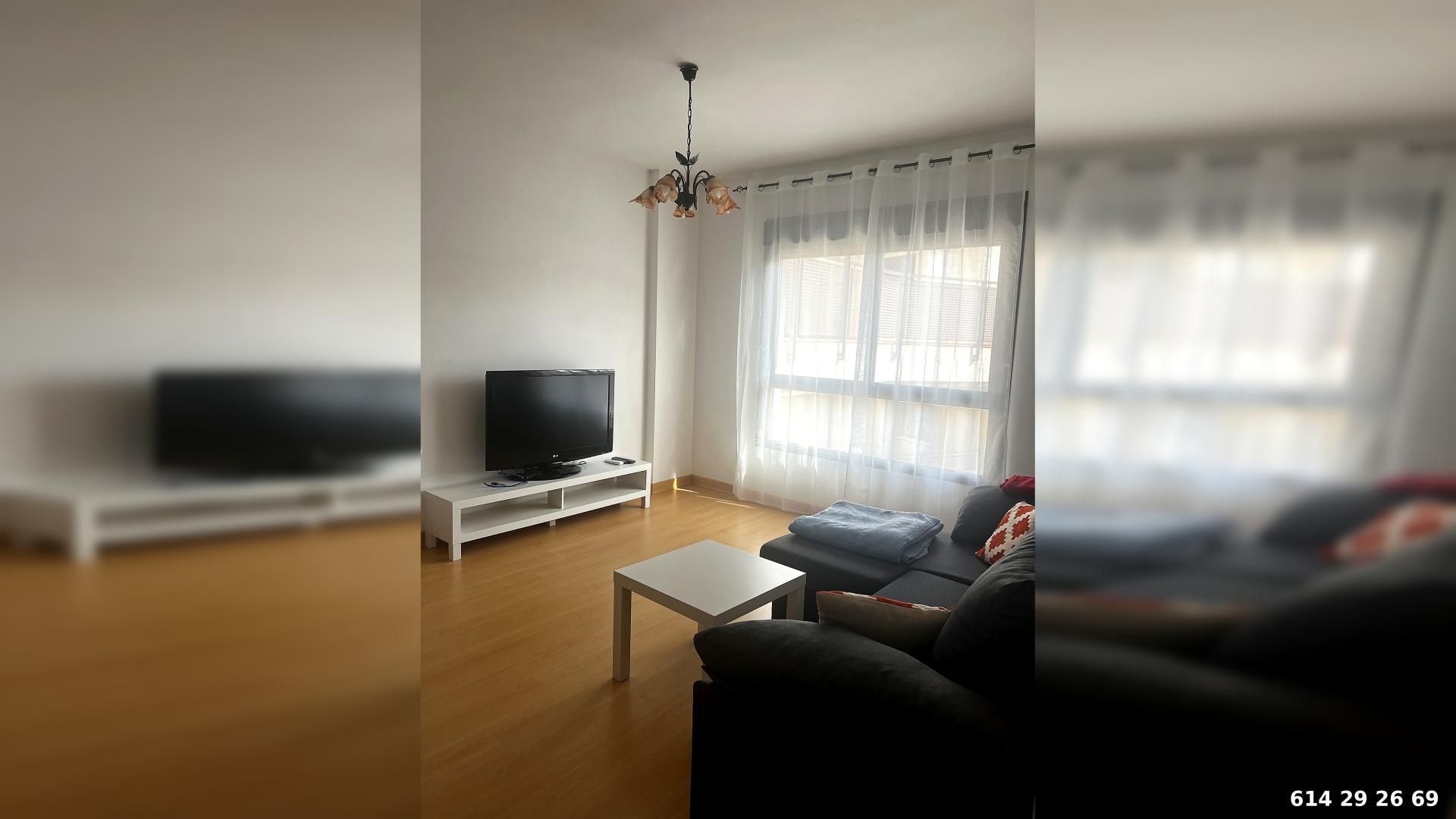 Living room of Flat to rent in  Granada Capital  with Air Conditioner, Heating and Private garden