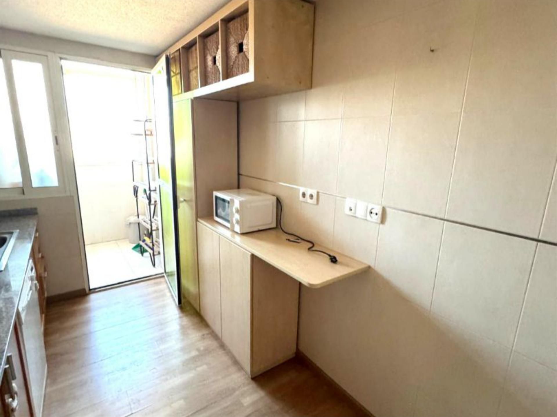 Flat to rent in Calle Alta Laderas, 3, El Esparragal Kitchen of Flat to rent in Murcia Capital with Air Conditioner, Heating and Parquet flooring