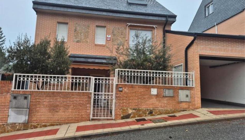 Single-family semi-detached for sale in Fontenebro - Altavista, Collado Villalba - image 1 Photo 1 of Single-family semi-detached for sale in Fontenebro - Altavista, Collado Villalba