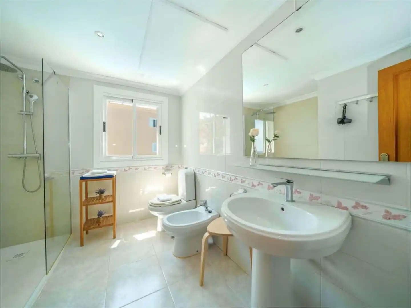 Apartamento de alquiler en Carrer De Na Popia, 1, Sant Elm Baño de Apartamento de alquiler en Andratx con Aire acondicionado, Calefacción y Parquet