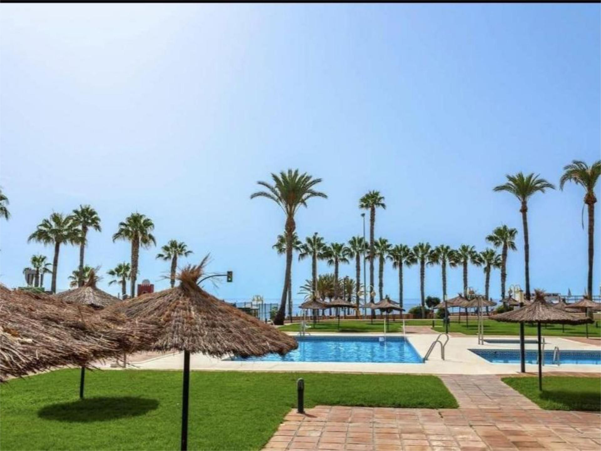 Swimming pool of Apartment to rent in Benalmádena  with Air Conditioner, Swimming Pool and Balcony