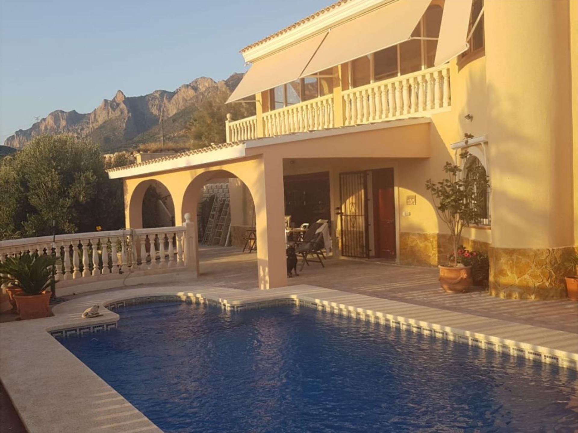 Piscina de Casa o xalet en venda en Busot amb Aire condicionat, Terrassa i Piscina