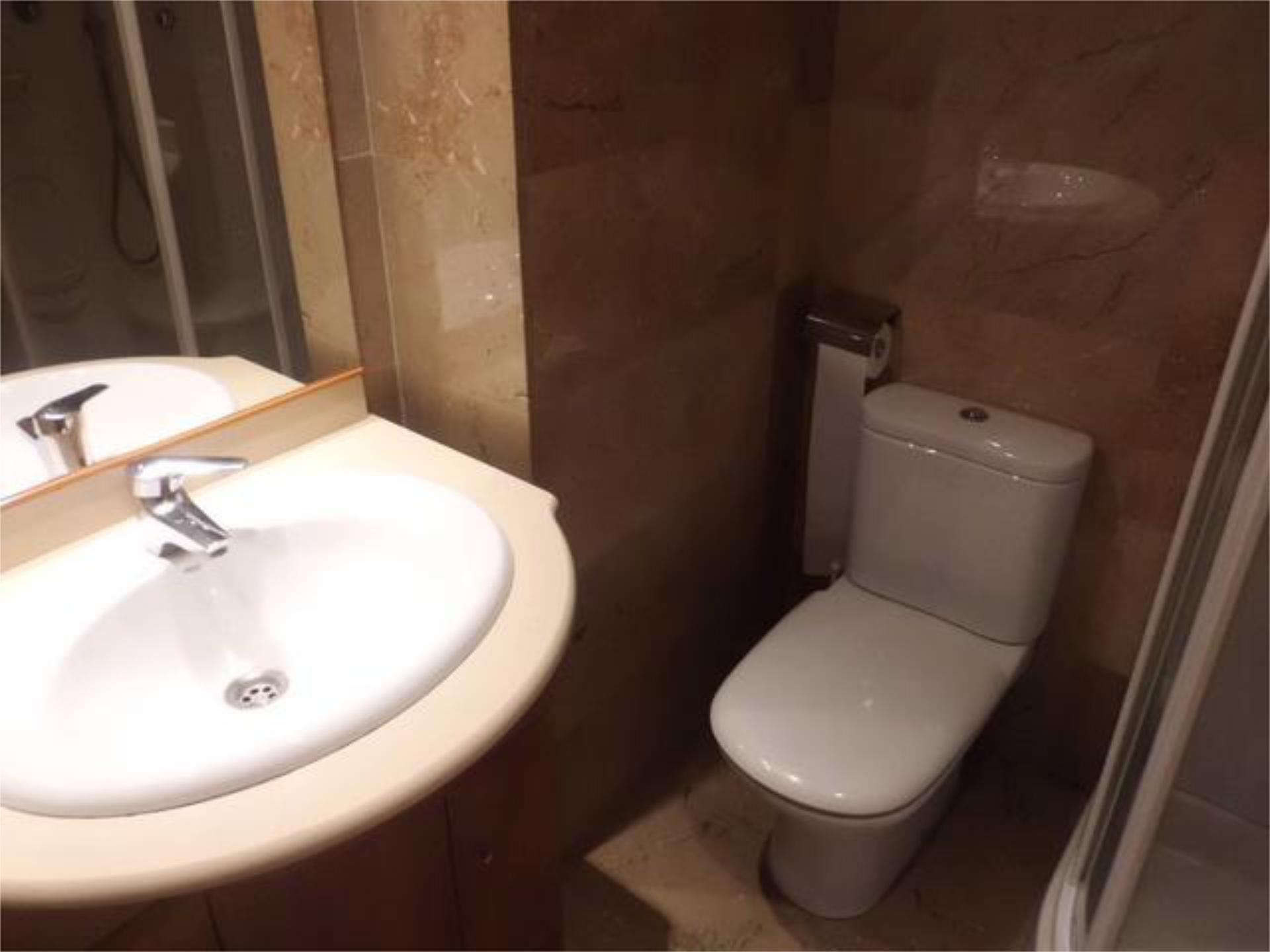Bathroom of Apartment for sale in  Lleida Capital