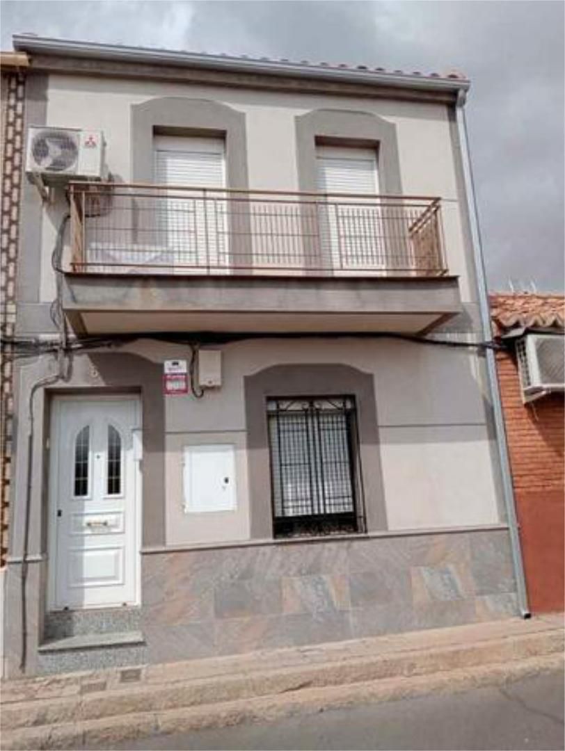 Casa o xalet en venda a Las Mercedes - El Carmen Vista exterior de Casa o xalet en venda en Puertollano amb Terrassa