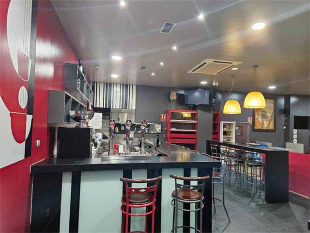 Local comercial en Alquiler en Travesía de Vigo - San Xoán