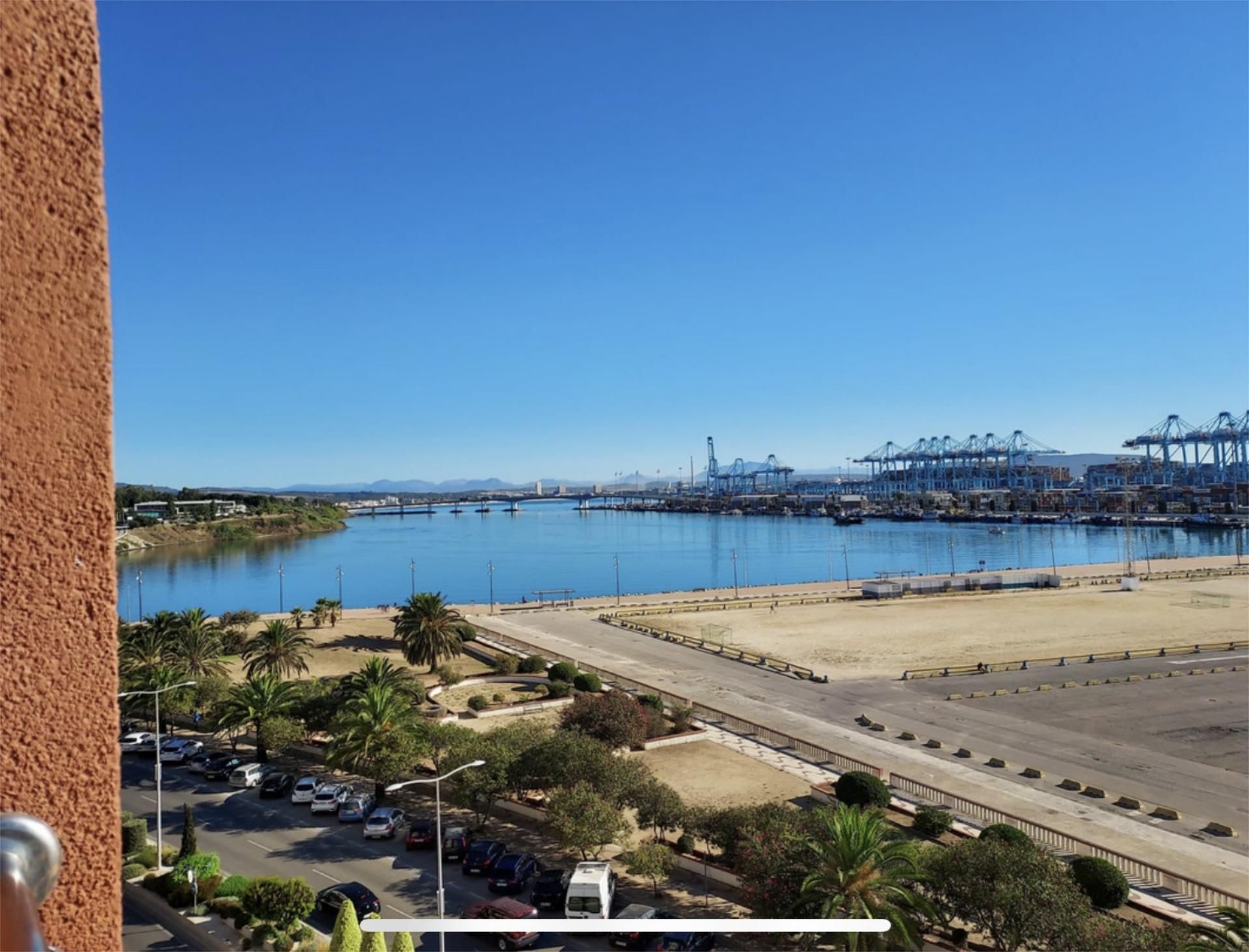 Flat to rent in Avenida Virgen del Carmen, 61, La Reconquista - El Rosario Exterior view of Flat to rent in Algeciras with Air Conditioner, Heating and Terrace