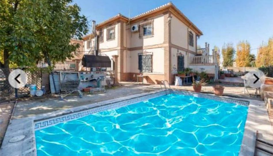 Casa adosada en venta en Ogíjares, Granada - imagen 1 Foto 1 de Casa adosada en venta en Ogíjares, Granada