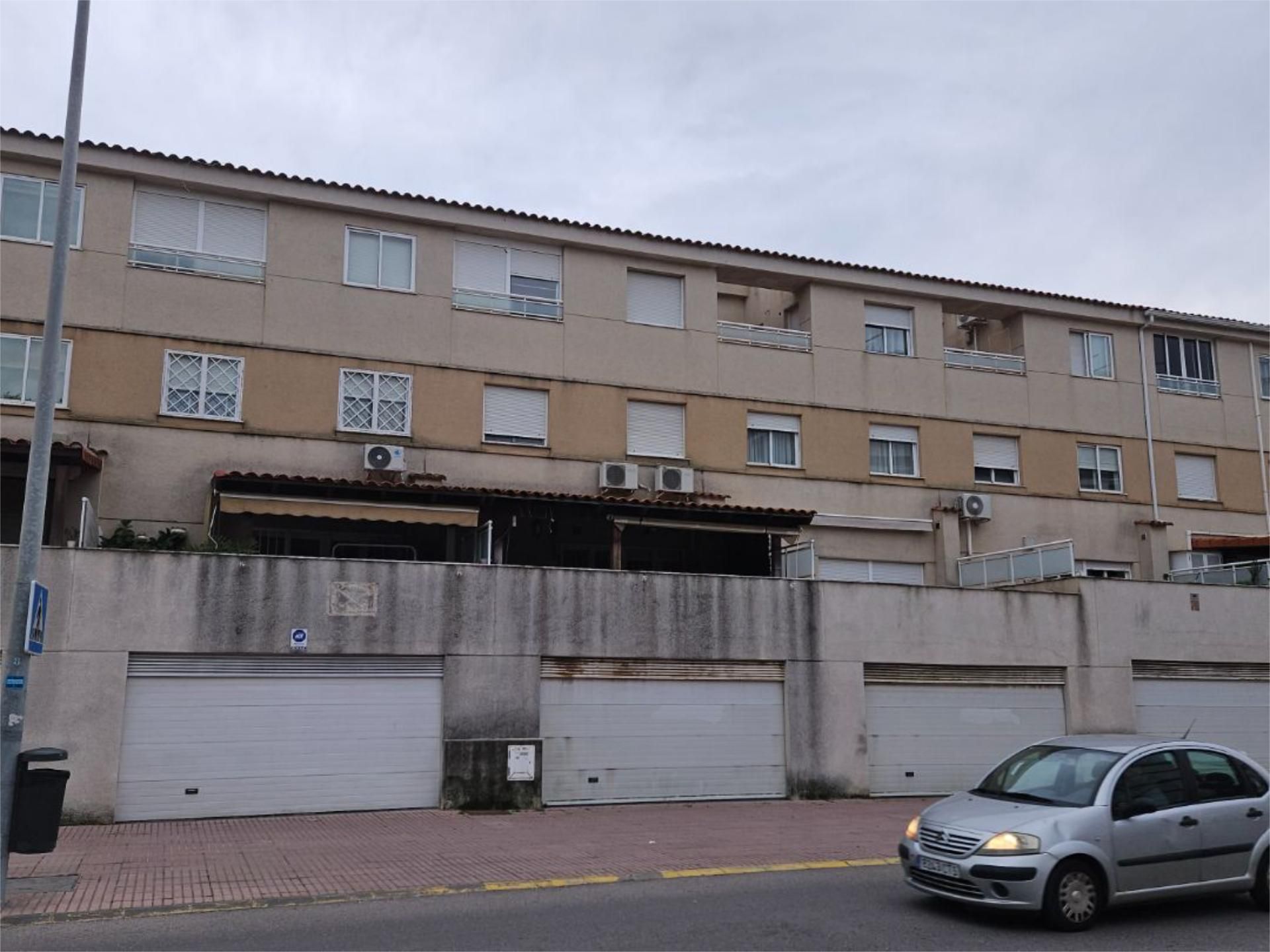 Vista exterior de Casa adosada en venda en Castellón de la Plana / Castelló de la Plana amb Aire condicionat, Calefacció i Parquet
