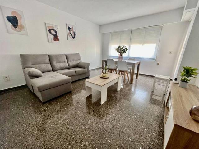 Piso en Alquiler en Plaça Nou d'Octubre, 9 en Camino de Onda - Salesianos