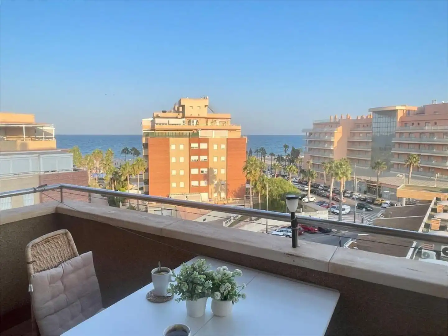 Piso de alquiler en Avenida de la Aduana, 70, El Puerto - Romanilla Habitación de Piso de alquiler en Roquetas de Mar con Terraza y Amueblado