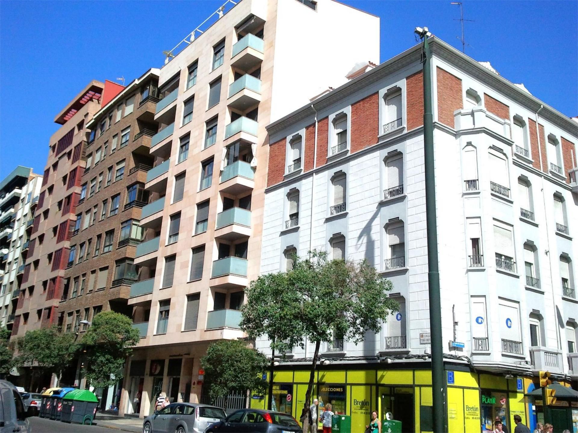 Exterior view of Flat to rent in  Zaragoza Capital  with Air Conditioner, Heating and Parquet flooring
