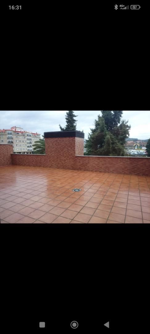 Terrassa de Pis en venda en Pontevedra Capital  amb Calefacció, Parquet i Terrassa