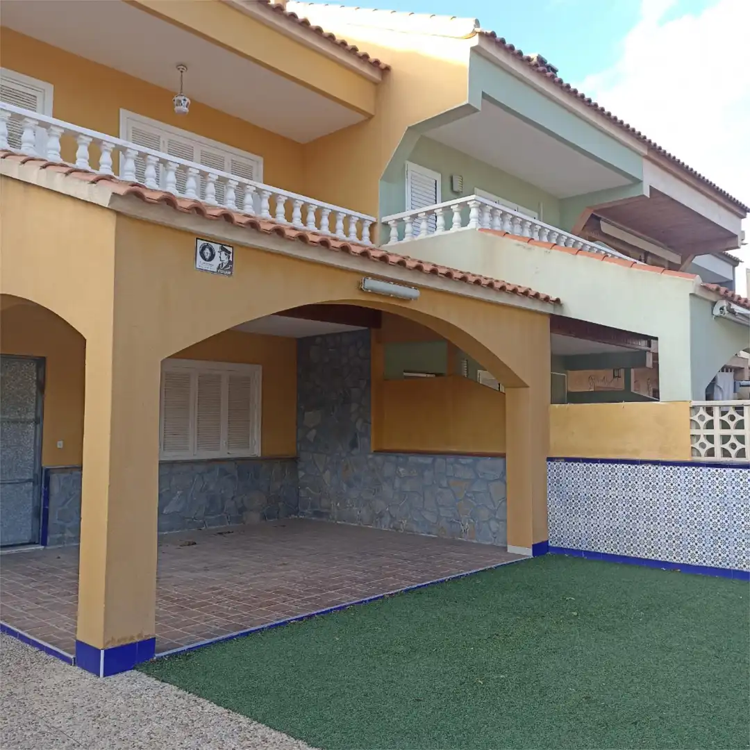 Dúplex en venda a Paseo de los Narejos, 1, Los Narejos - Punta Calera Vista exterior de Dúplex en venda en Los Alcázares amb Jardí privat, Terrassa i Traster