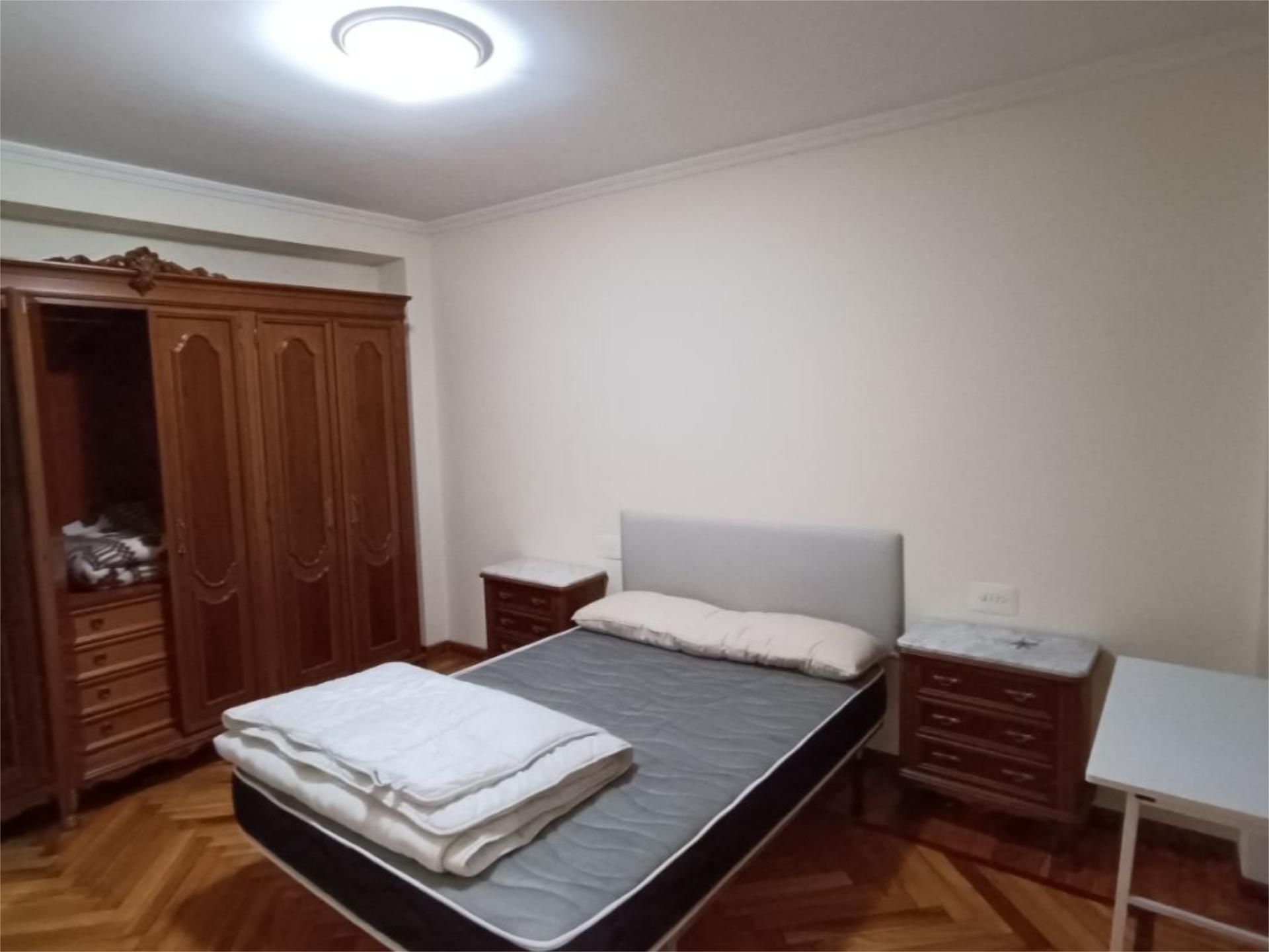 Bedroom of Flat to share in Lugo Capital  with Heating, Parquet flooring and Terrace