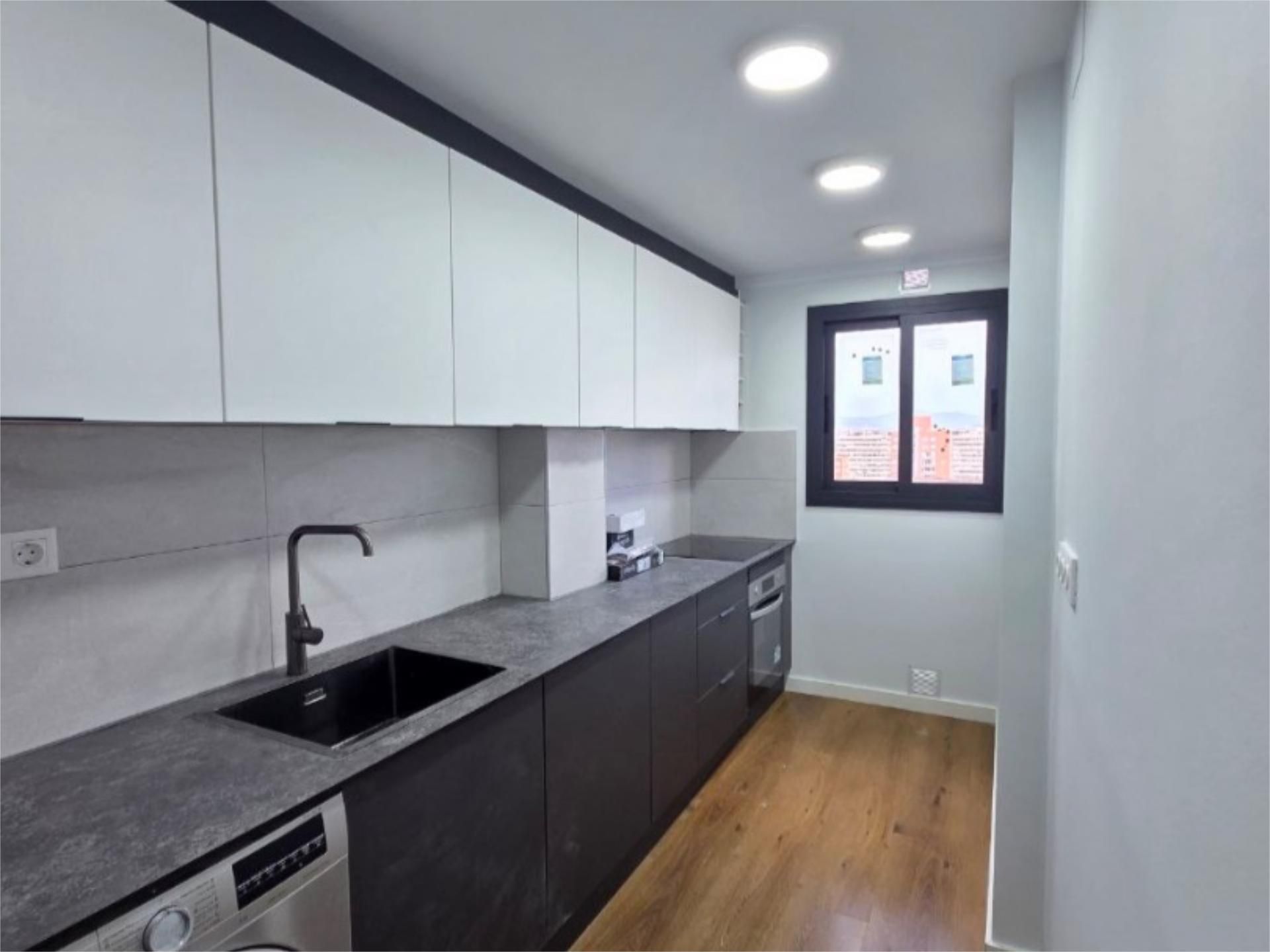 Cuina de Pis en venda en  Barcelona Capital amb Aire condicionat i Balcó