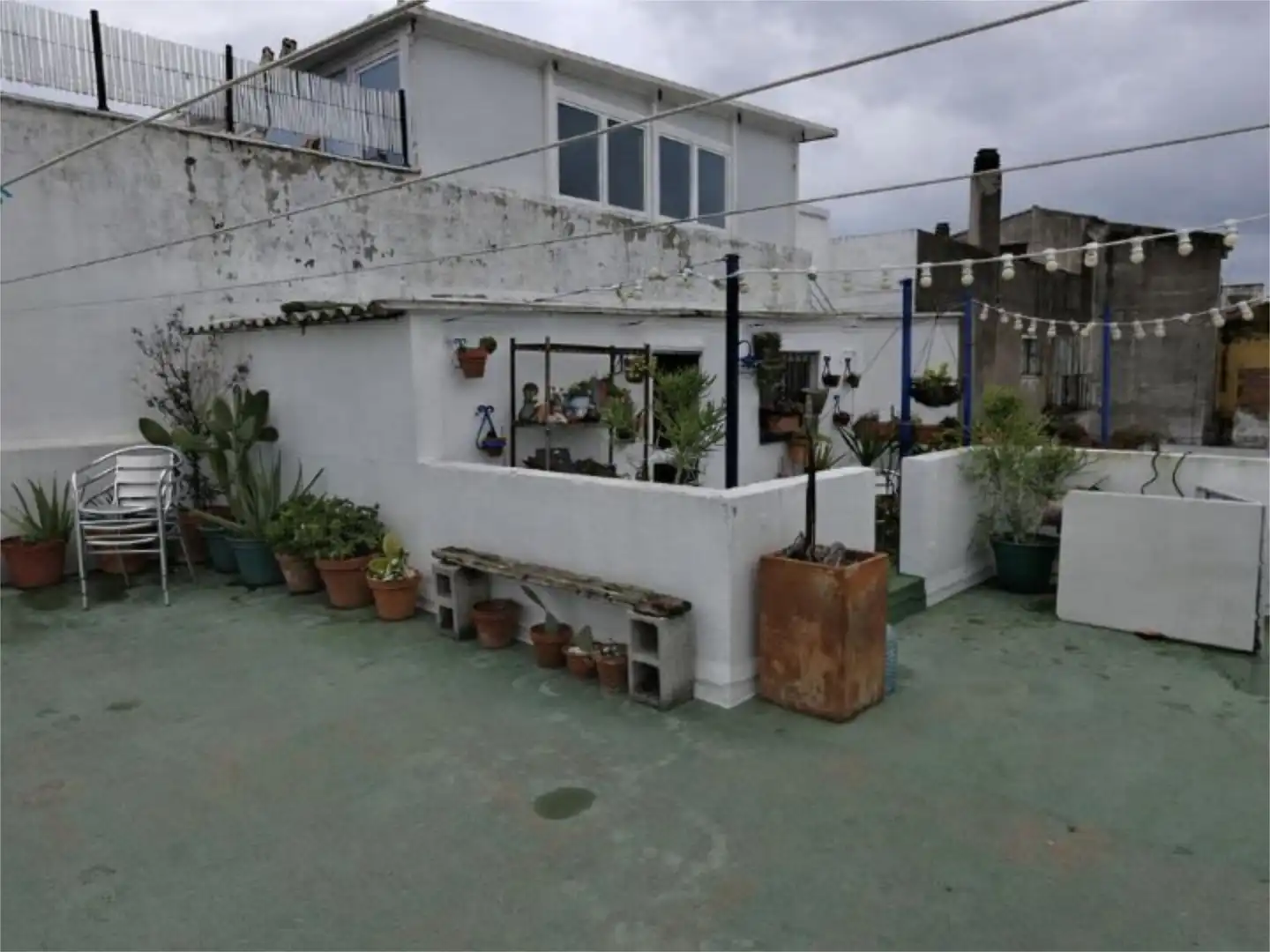 Einfamilien-Reihenhaus zum Verkauf in San José - San Bernardo Terrasse von Einfamilien-Reihenhaus zum Verkauf in La Línea de la Concepción mit Terrasse und Abstellraum