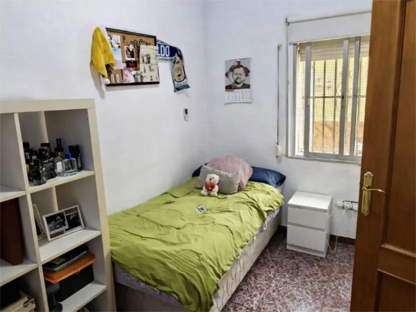 Einfamilien-Reihenhaus zum Verkauf in San José - San Bernardo Schlafzimmer von Einfamilien-Reihenhaus zum Verkauf in La Línea de la Concepción mit Terrasse und Abstellraum