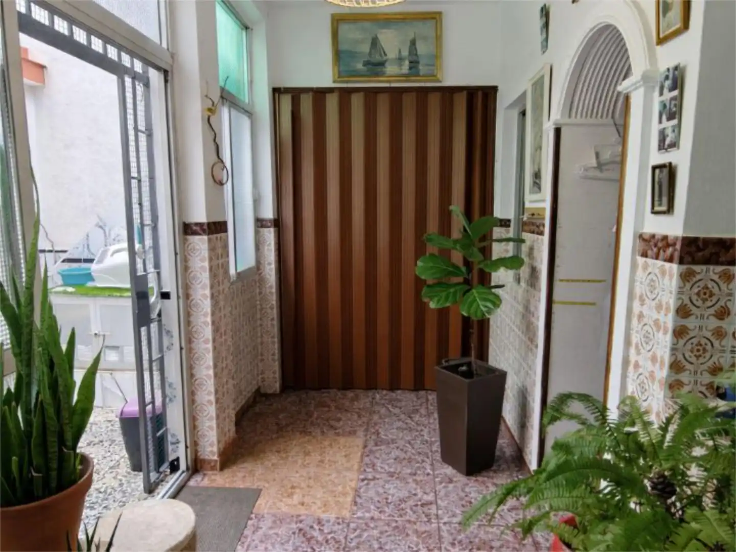 Einfamilien-Reihenhaus zum Verkauf in San José - San Bernardo Einfamilien-Reihenhaus zum Verkauf in La Línea de la Concepción mit Terrasse und Abstellraum