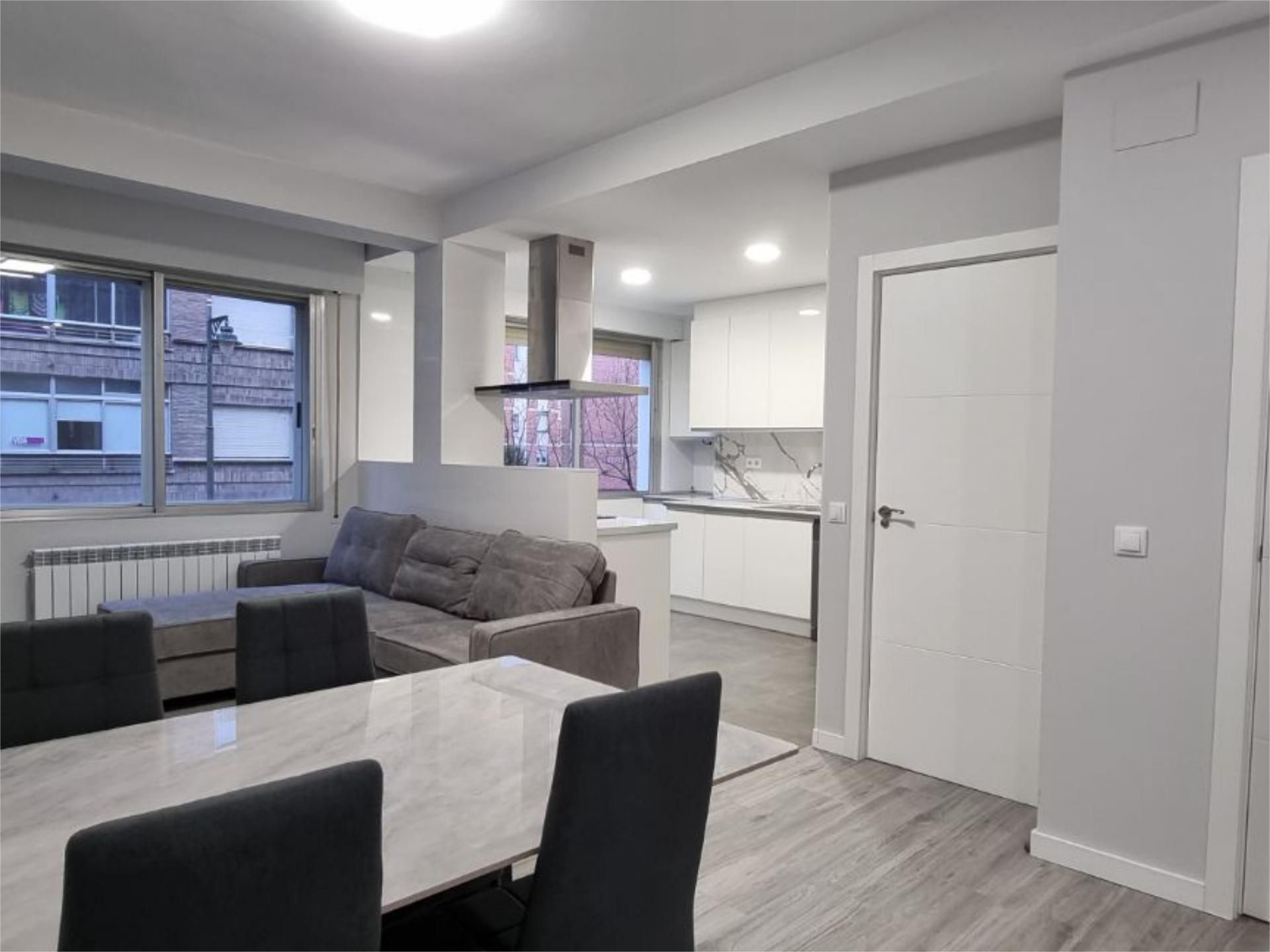 Kitchen of Flat to rent in  Logroño  with Balcony