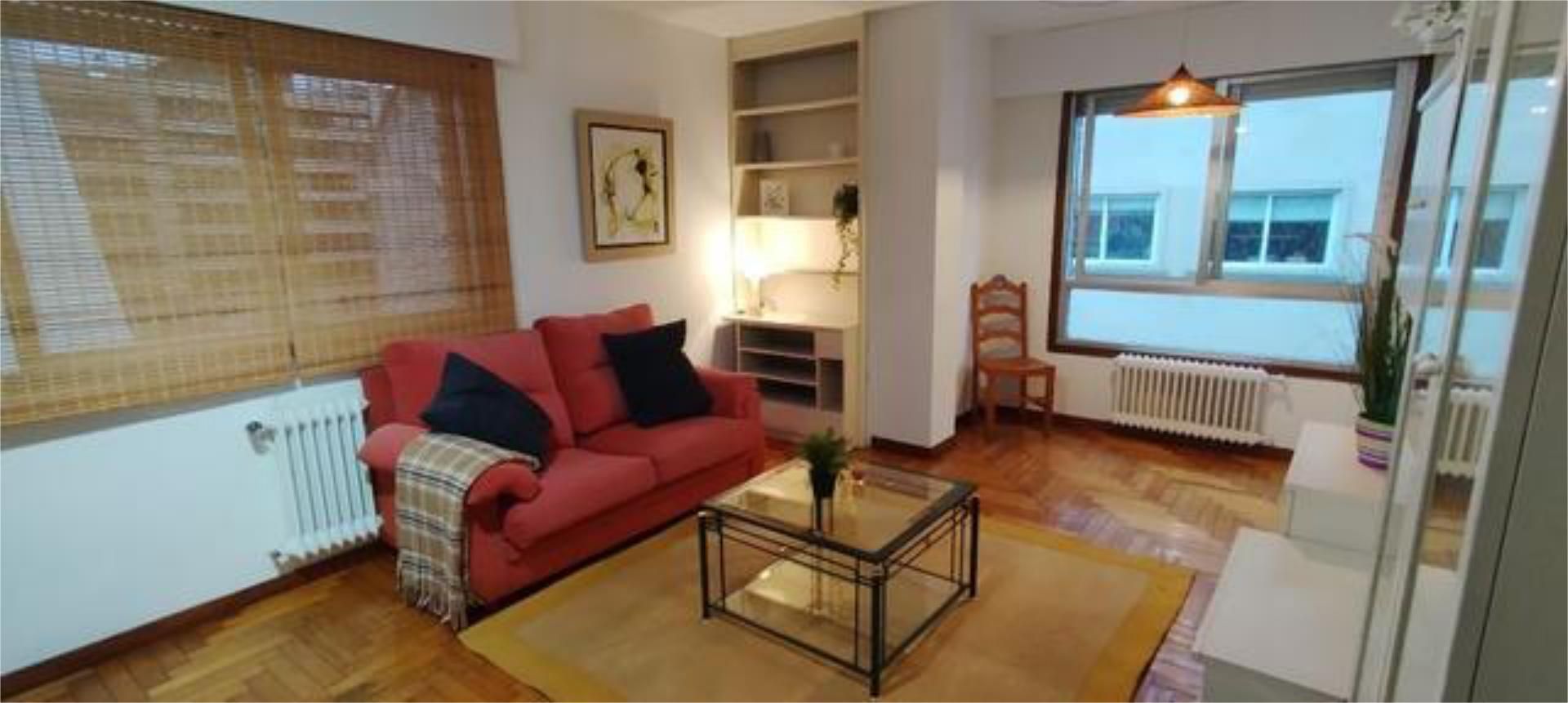 Flat for rent in Casco Vello