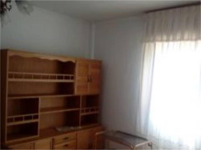 Piso en Alquiler en Calle San Bernardo, 8 en Casco Antiguo