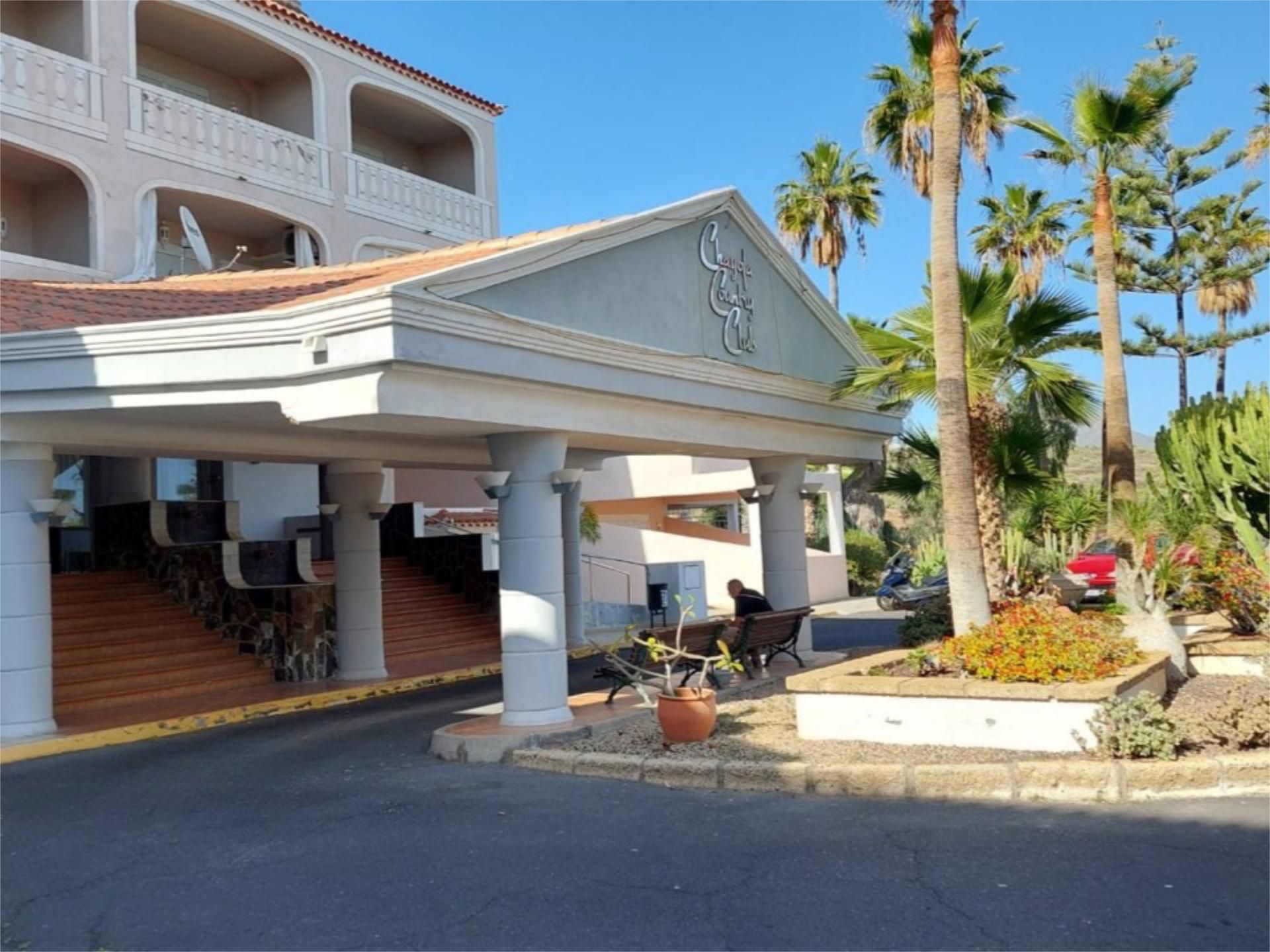 Apartamento en venta en Calle Barranco del Verodal, 17, Chayofa Vista exterior de Apartamento en venta en Arona con Piscina, Amueblado y Balcón