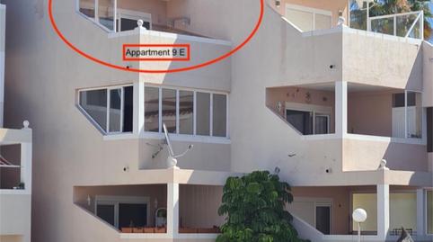 Foto 2 de Apartamento en venta en Calle Barranco del Verodal, 17, Chayofa, Arona