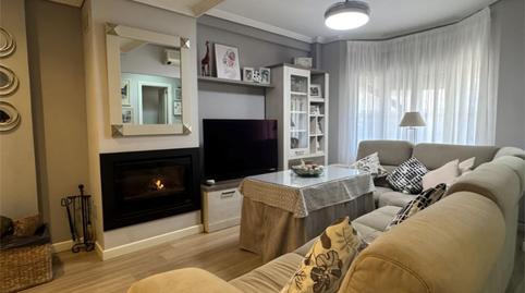 Foto 4 de Casa adosada en venda a Calle Isla, 2, Palomares del Río, Sevilla