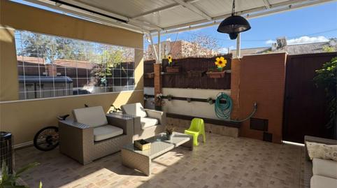 Foto 2 de Casa adosada en venda a Calle Isla, 2, Palomares del Río, Sevilla