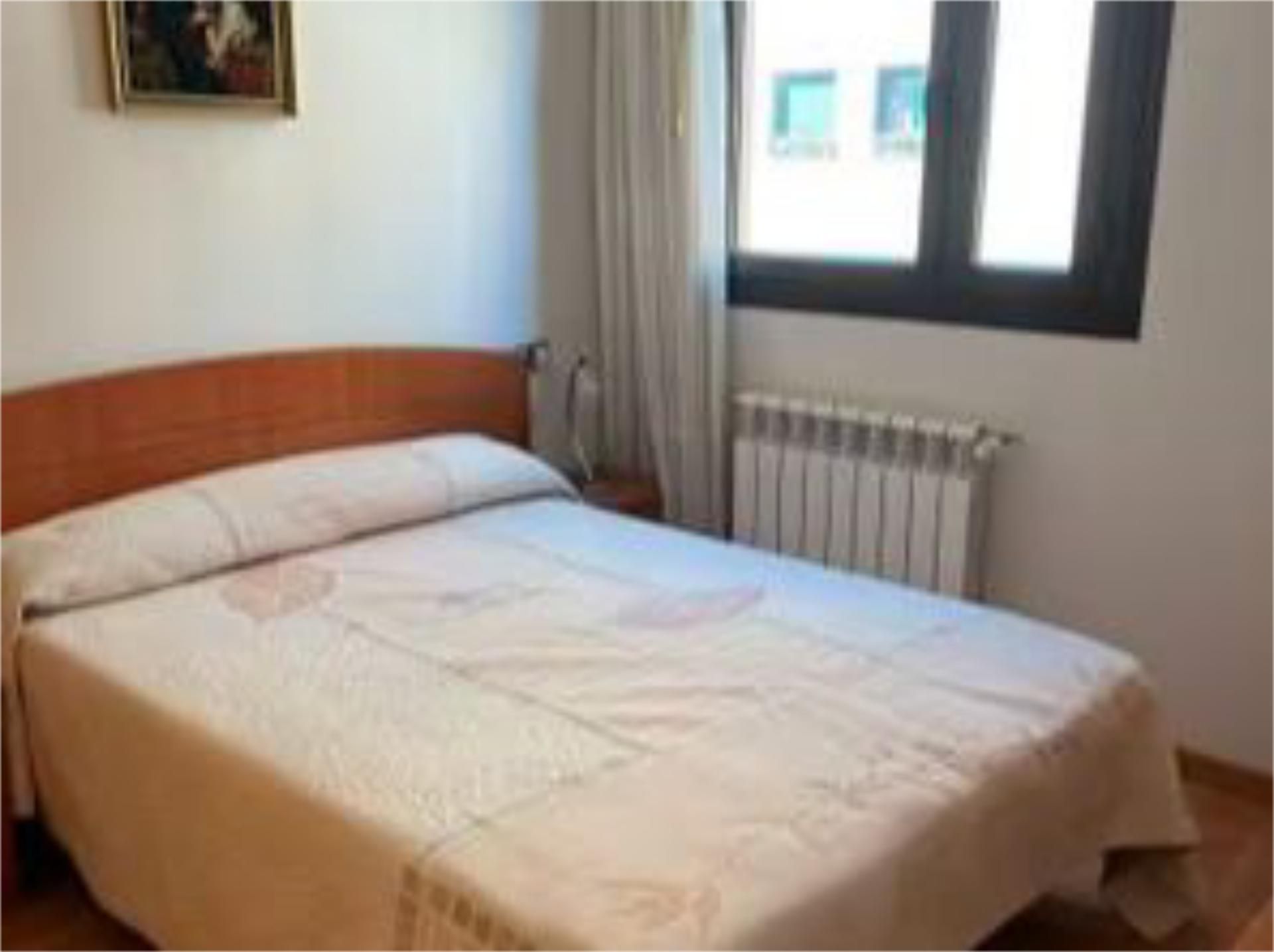 Bedroom of Single-family semi-detached to share in Illescas  with Heating, Private garden and Parquet flooring