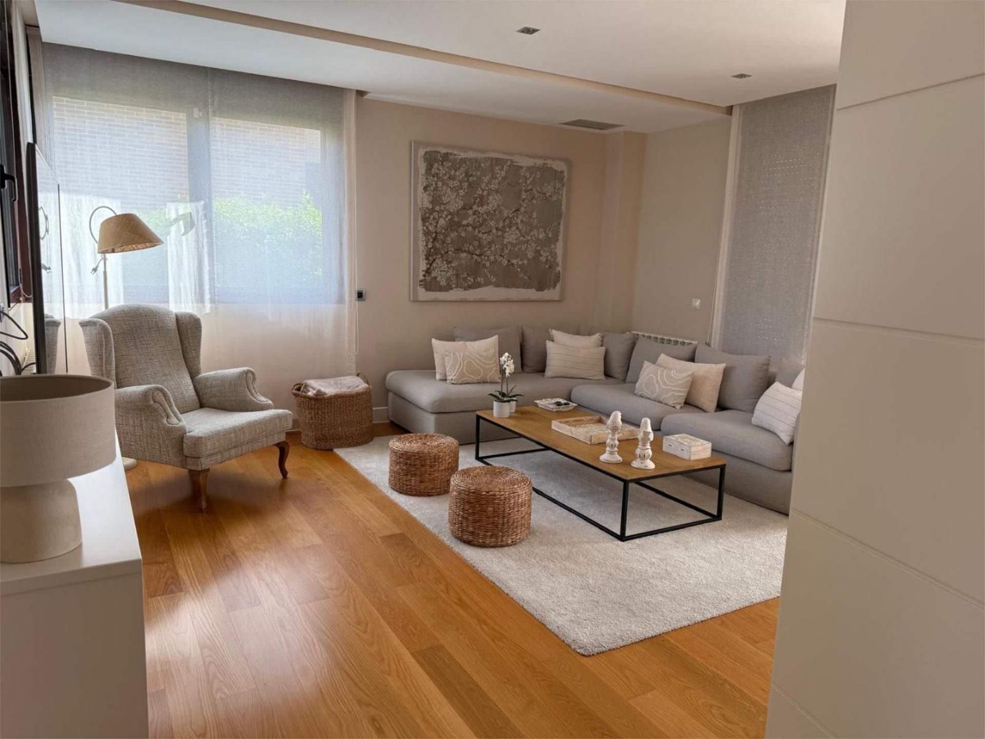 Flat for sale in Calle Albinoni, 30, Villanueva de la Cañada ciudad Living room of Flat for sale in Villanueva de la Cañada with Air Conditioner, Terrace and Swimming Pool